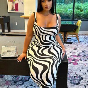 Fashion Nova Maisie Maxi Dress Black White Zebra Print Large RN149037 Style KSD1